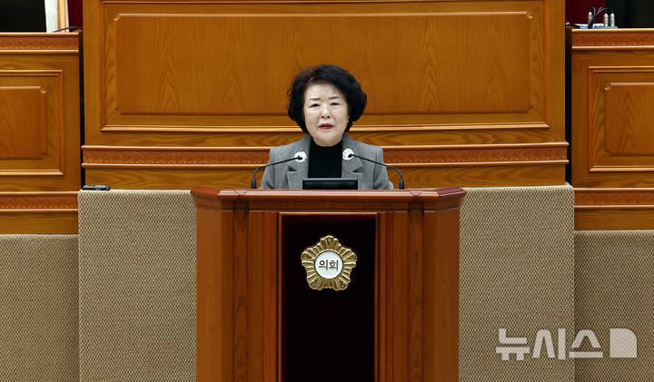 [안양=뉴시스] 5분 발언을 하는 김보영 시 의원. (사진=안양시 의회 제공). *재판매 및 DB 금지