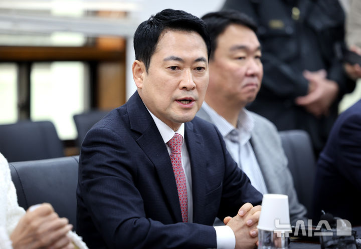 [대구=뉴시스] 이무열 기자 = 장동혁 국민의힘 대표가 22일 대구 수성구 국민의힘 대구시당에서 열린 대구 국회의원 연석회의에서 발언하고 있다. 2026.03.22. lmy@newsis.com