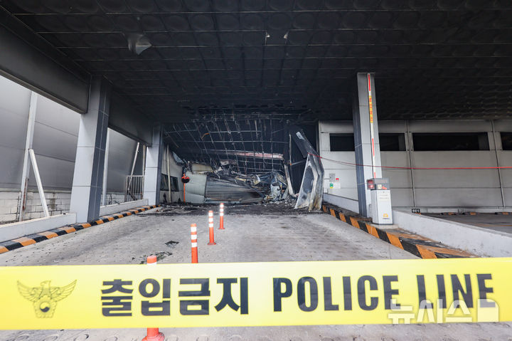 [대전=뉴시스] 황준선 기자 = 22일 대전 대덕구 안전공업 화재현장의 출입이 통제되고 있다. 2026.03.22. hwang@newsis.com