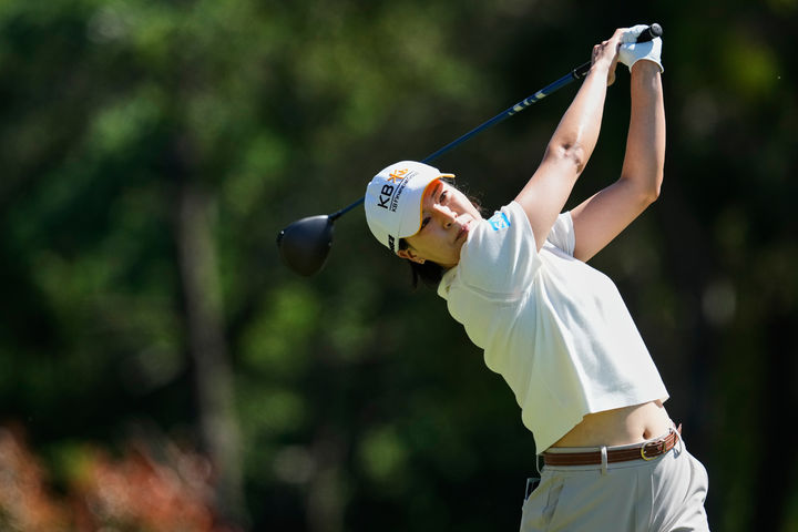 [멘로파크=AP/뉴시스] 전인지가 22일(현지 시간) 미 캘리포니아주 멘로파크 샤론 하이츠 골프&컨트리클럽에서 열린 미국여자프로골프(LPGA) 투어 포티넷 파운더스컵 최종 라운드 3번 홀에서 티샷하고 있다. 전인지는 최종 합계 6언더파 282타 공동 27위로 대회를 마쳤다. 2026.03.23.