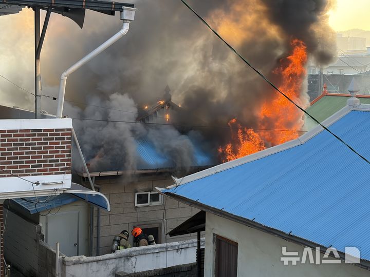 [보은=뉴시스] 화재 현장 (사진= 보은소방서 제공) 2026.03.23. photo@newsis.com *재판매 및 DB 금지