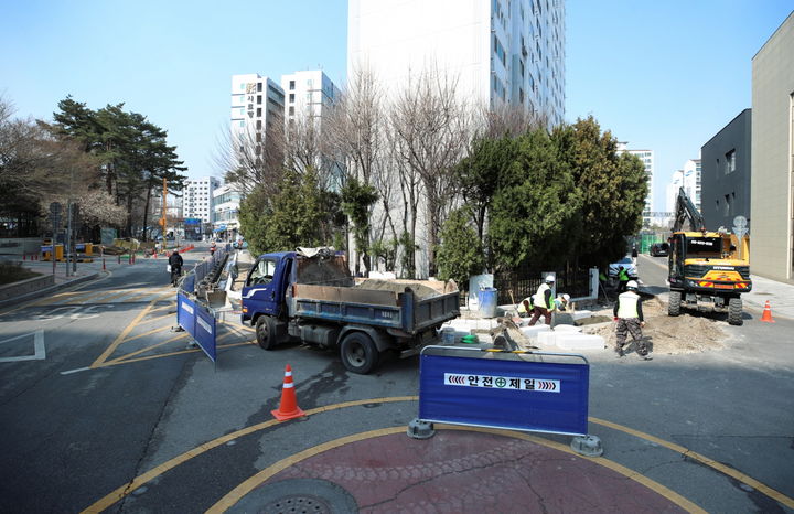 [서울=뉴시스] 보행환경 개선 지역(고산자로14길). 2026.03.23. (사진=성동구 제공) *재판매 및 DB 금지