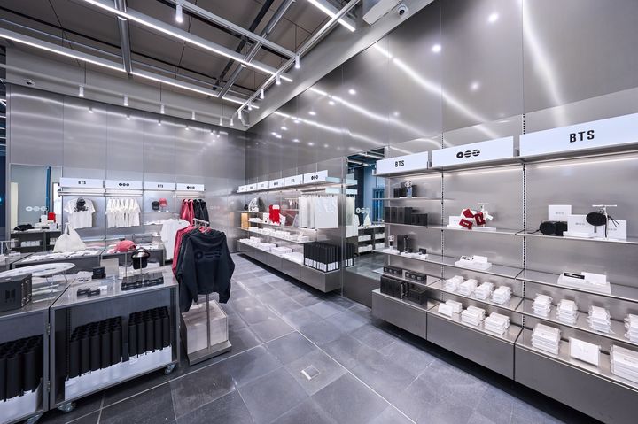 [서울=뉴시스] 하이브 용산 사옥 1층 팝업스토어 내 방탄소년단 '아리랑(ARIRANG)' 앨범 전시. (사진 = 하이브 제공) 2026.03.23. photo@newsis.com *재판매 및 DB 금지