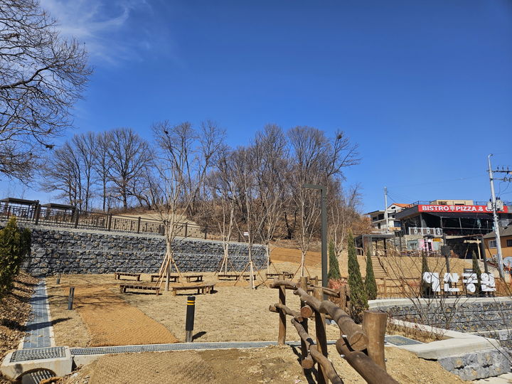 [예산=뉴시스] 최근 새단장을 마친 예산공원 전경. (사진=예산군 제공) 2026.03.26. photo@newsis.com *재판매 및 DB 금지