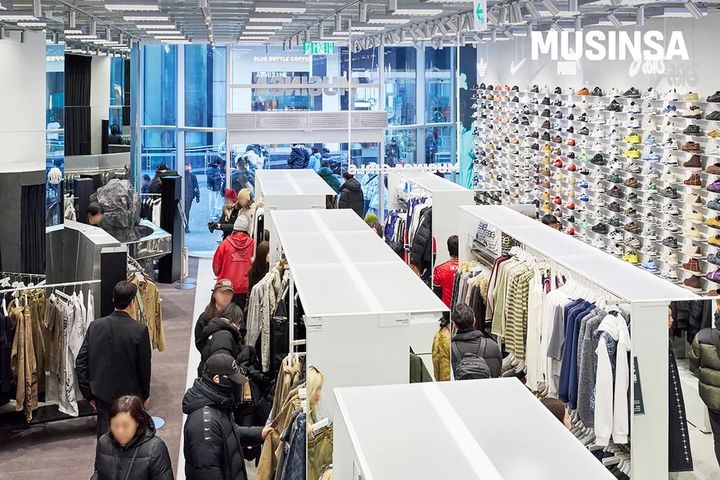 [서울=뉴시스] 무신사 스토어 명동 매장 내부 모습 (사진=무신사 제공) 2026.03.23. photo@newsis.com *재판매 및 DB 금지