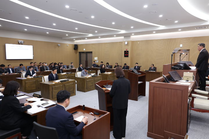 [서천=뉴시스] 조명휘 기자 = 서천군의회가 23일 제340회 임시회를 개회하고 있다. 2026.03.23. photo@newsis.com *재판매 및 DB 금지