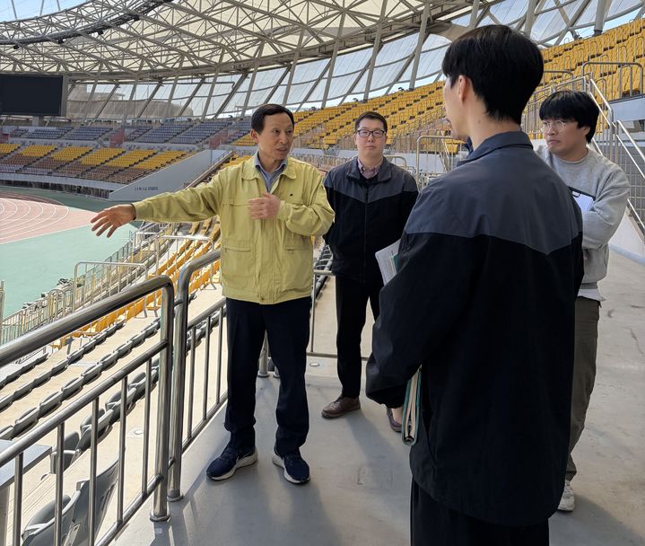 [진주=뉴시스] 진주시시설관리공단, 2026 K4리그 홈경기 개막 대비 종합경기장 특별안전점검.(사진=진주시시설관리공단 제공).2026.03.23.photo@newsis.com *재판매 및 DB 금지