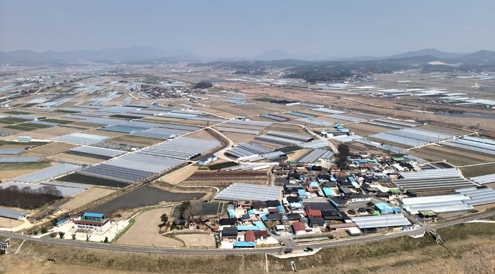 [남원=뉴시스] 시설하우스단지가 조성돼 있는 남원 귀석지구. *재판매 및 DB 금지