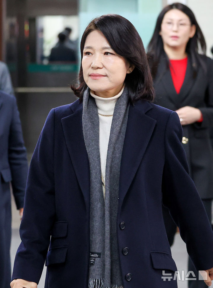 [대구=뉴시스] 이무열 기자 = 이진숙 전 방송통신위원장이 23일 대구 수성구 국민의힘 대구시당에서 6·3 지방선거 대구시장 경선 컷오프에 대한 입장을 발표하기 위해 참석하고 있다. 2026.03.23. lmy@newsis.com