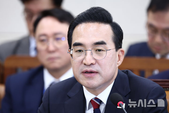 [서울=뉴시스] 고승민 기자 = 박홍근 기획예산처 장관 후보자가 23일 서울 여의도 국회에서 열린 재정경제기획위원회의 인사청문회에서 의원 질의에 답하고 있다. 2026.03.23. kkssmm99@newsis.com