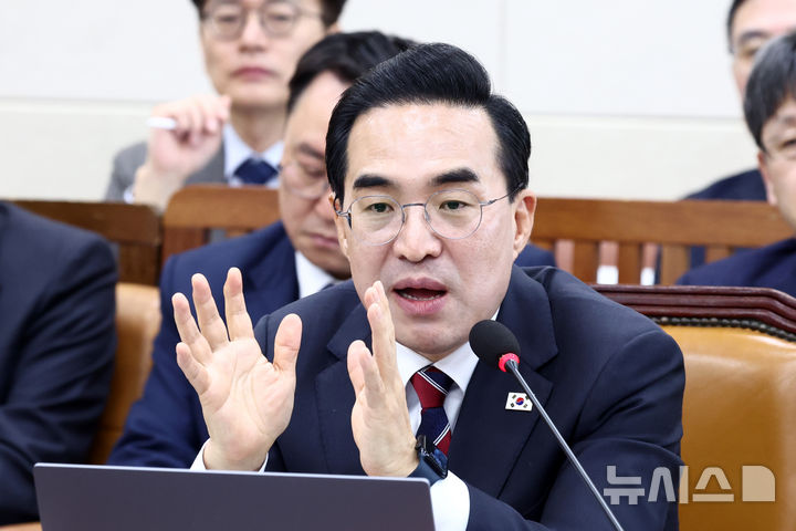 [서울=뉴시스] 고승민 기자 = 박홍근 기획예산처 장관 후보자가 23일 서울 여의도 국회에서 열린 재정경제기획위원회의 인사청문회에서 의원 질의에 답하고 있다. 2026.03.23. kkssmm99@newsis.com