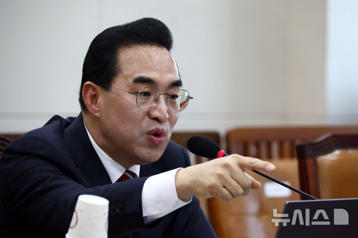 [서울=뉴시스] 고승민 기자 = 박홍근 기획예산처 장관 후보자가 23일 서울 여의도 국회에서 열린 재정경제기획위원회의 인사청문회에서 의원 질의에 답하고 있다. 2026.03.23. kkssmm99@newsis.com