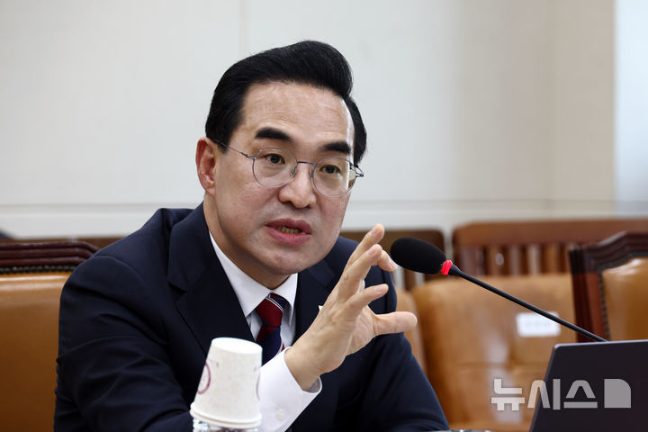 [서울=뉴시스] 고승민 기자 = 박홍근 기획예산처 장관 후보자가 23일 서울 여의도 국회에서 열린 재정경제기획위원회의 인사청문회에서 의원 질의에 답하고 있다. 2026.03.23. kkssmm99@newsis.com