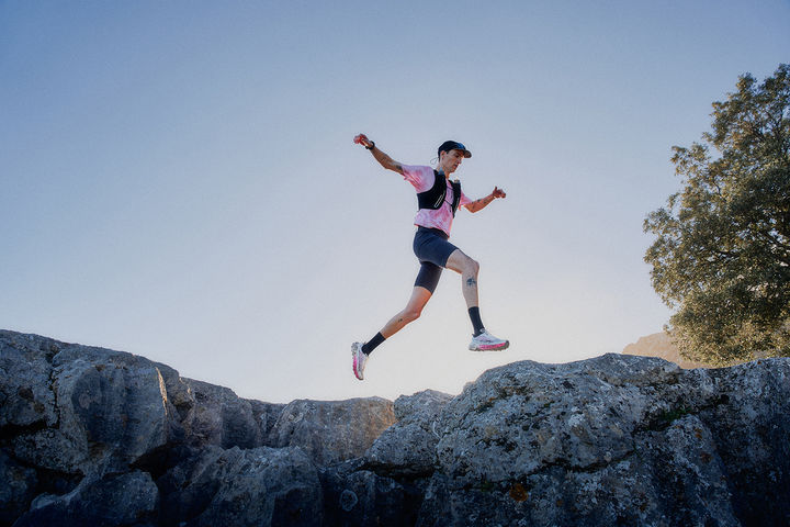 코오롱인더스트리FnC부문이 전개하는 아웃도어 브랜드 코오롱스포츠가 2026년 S/S 시즌 트레일러닝 전용 컬렉션을 출시한다고 24일 밝혔다.(사진=코오롱스포츠 제공) *재판매 및 DB 금지 *재판매 및 DB 금지