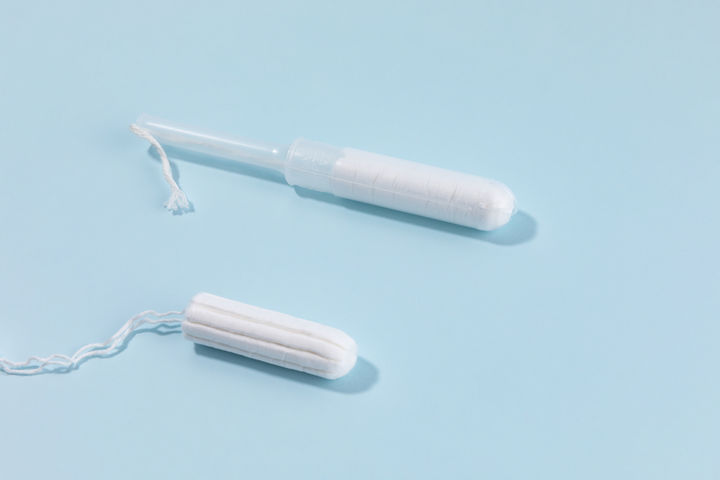 [서울=뉴시스] 성관계 중 통증과 극심한 피로감 등 원인을 알 수 없는 증상에 시달리던 영국 여성이 수주간 몸속에 남아 있던 탐폰이 원인이었다는 사실을 뒤늦게 깨달은 사연이 전해졌다. (사진=유토이미지) *재판매 및 DB 금지