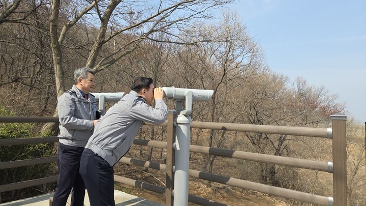 [인천=뉴시스] 한창훈 인천경찰청장이 24일 강화 교동도를 찾아 접경지역을 살피고 있다. (사진=인천경찰청 제공). 2026.03.26. photo@newsis.com *재판매 및 DB 금지