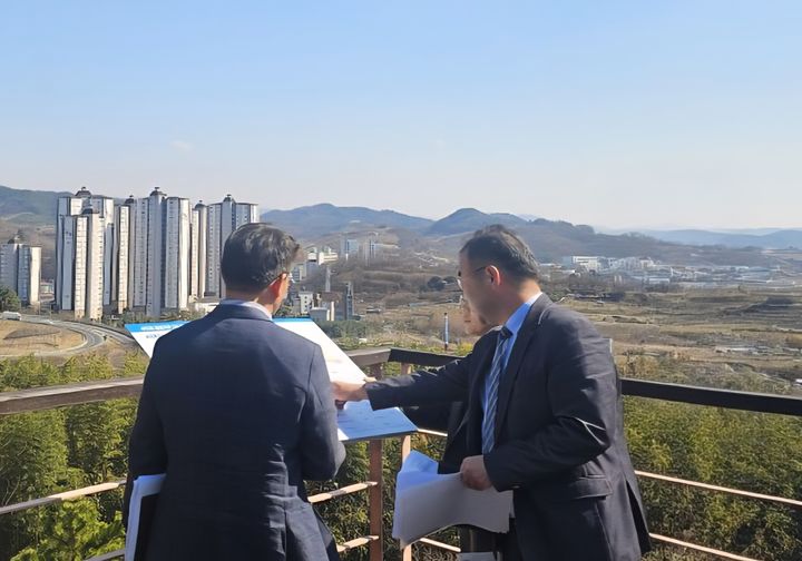 [진주=뉴시스]박일동 진주부시장, 공공기관 2차 이전 준비 현장점검.(사진=진주시 제공).2026.03.24.photo@newsis.com *재판매 및 DB 금지