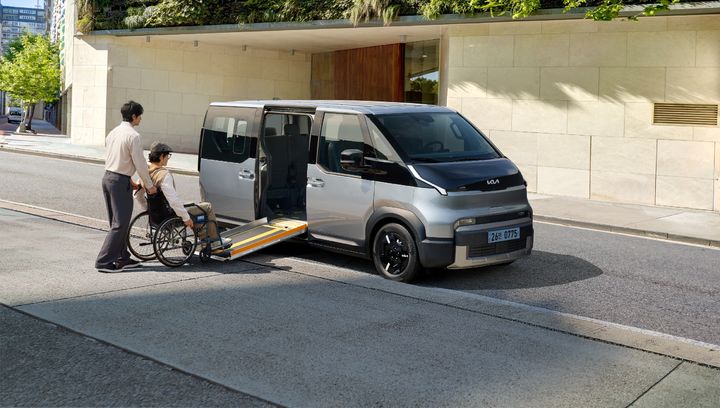 기아는 서울시와 '교통약자 이동권 증진 및 친환경 모빌리티 확산을 위한 전략적 파트너십'을 구축했다고 24일 밝혔다. *재판매 및 DB 금지