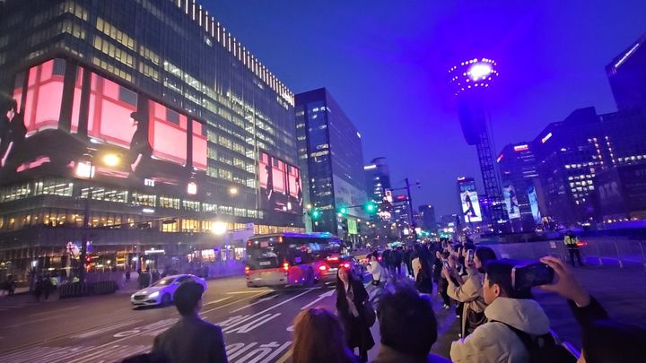 [서울=뉴시스] 광화문스퀘어 BTS 스페셜필름 송출. 2026.03.24. (사진=종로구 제공) *재판매 및 DB 금지