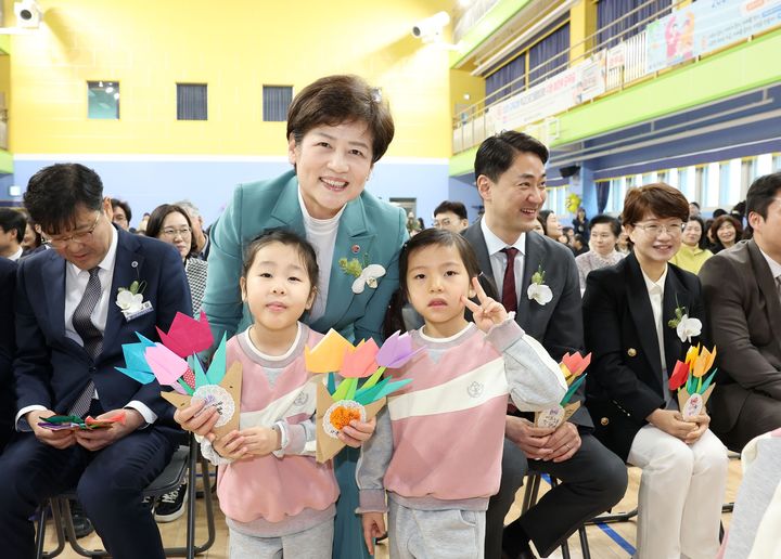 [대구=뉴시스] 대구테크노초등학교는 24일 국제 바칼로레아(IB) 월드스쿨 인증 선포식을 개최했다. (사진=대구시교육청 제공) 2026.03.24. photo@newsis.com *재판매 및 DB 금지