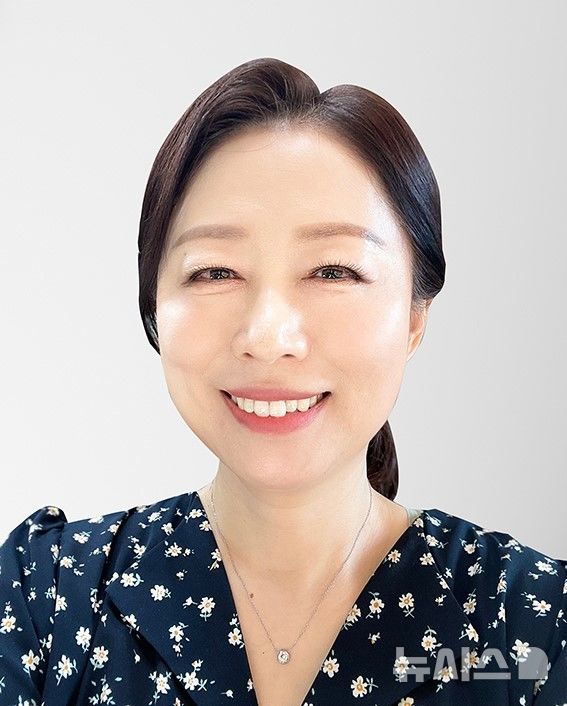 [창원=뉴시스]24일 BNK경남은행 이사회에서 첫 여성 의장으로 선임된 권희경씨.(사진=BNK경남은행 제공) 2026.03.24. photo@newsis.com