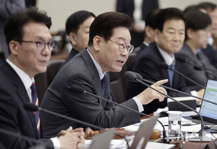 [서울=뉴시스] 최동준 기자 = 이재명 대통령이 24일 청와대에서 열린 국무회의에서 발언하고 있다. 2026.03.24. photocdj@newsis.com