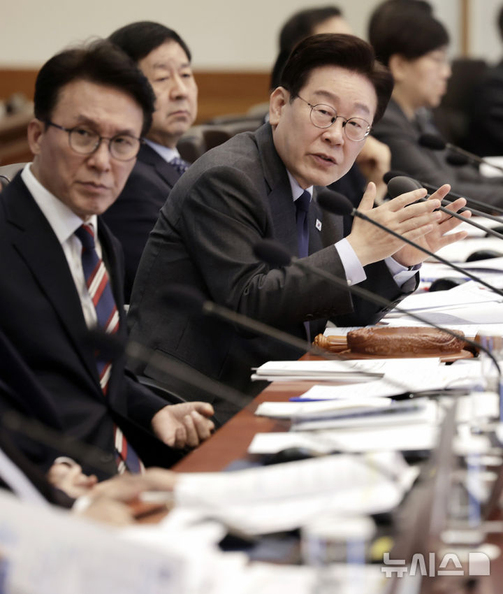 [서울=뉴시스] 최동준 기자 = 이재명 대통령이 24일 청와대에서 열린 국무회의에서 발언하고 있다. 2026.03.24. photocdj@newsis.com