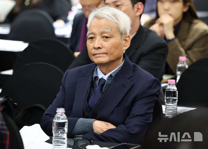 [서울=뉴시스] 최진석 기자 = 강성두 영풍사장이 24일 오전 서울 중구 코리아나호텔에서 열린 제52기 고려아연 정기 주주총회에 참석해 있다. 2026.03.24. myjs@newsis.com