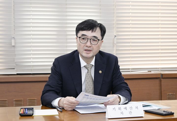 [서울=뉴시스] 임기근 기획예산처 차관이 24일 오후 서울 종로구 정부서울청사에서 제6차 재정집행 점검회의를 주재하고 있다. (사진=기획예산처 제공) 2026.03.24. photo@newsis.com *재판매 및 DB 금지