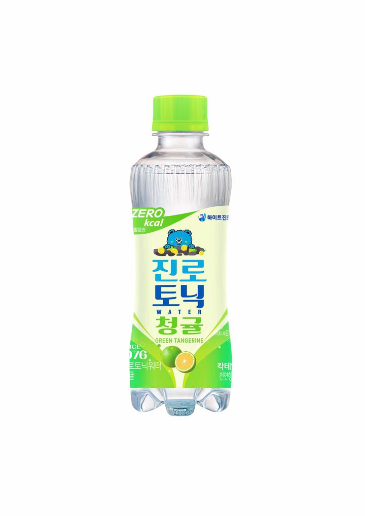 [서울=뉴시스] 하이트진로음료 '진로토닉워터 청귤'. (사진=하이트진로음료 제공) *재판매 및 DB 금지