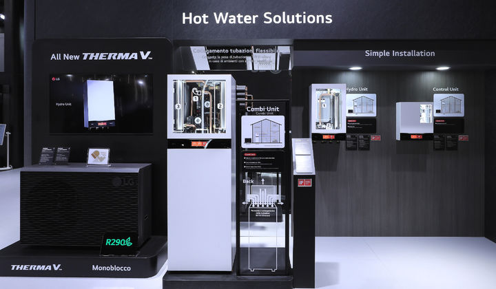 LG전자가 이탈리아 밀라노에서 24일 개막한 공조전시회 'MCE 2026'에서 히트펌프 기술력을 앞세워 우수상을 다수 수상했다. 특히 실외기-실내기-물탱크로 연결된 히트펌프 토탈 솔루션의 경쟁력을 입증했다. (사진=LG전자 제공) *재판매 및 DB 금지