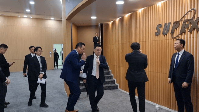 [서울=뉴시스]이지용 기자 = 김정규 SK스퀘어 사장이 25일 서울 중구 SK-T타워에서 열린 제5기 SK스퀘어 정기 주주총회에 참석하고 있다. 2026.03.25. leejy5223@newsis.com *재판매 및 DB 금지