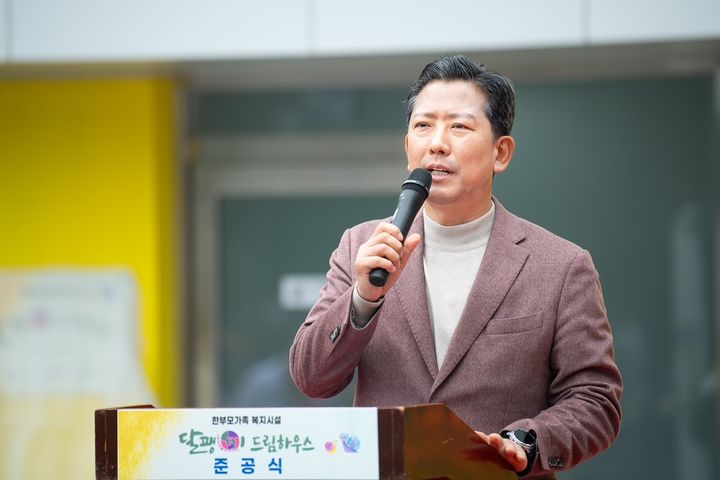 [구미=뉴시스] 드림하우스 준공식서 축사하는 김장호 시장. (사진=구미시 제공) 2026.03.25 photo@newsis.com *재판매 및 DB 금지
