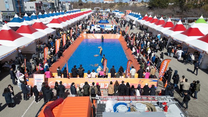 [안동=뉴시스] 지난해 영덕대게축제. (사진=경북도 제공) 2026.03.25. photo@newsis.com *재판매 및 DB 금지