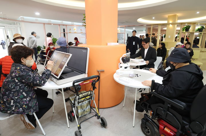 [서울=뉴시스] 수서명화사회복지관 리모델링 (1)_주민커뮤니티공간. 2026.03.25. (사진=강남구 제공) *재판매 및 DB 금지