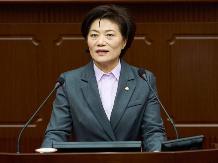 [대전=뉴시스] 조명휘 기자 = 신진미(더불어민주당·나선거구) 대전 서구의원이 25일 제295회 임시회 제2차 본회의에서 5분 발언을 하고 있다. (사진= 서구의회 제공) 2026.03.25. photo@newsis.com *재판매 및 DB 금지