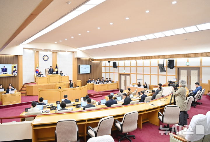 [파주=뉴시스] 경기 파주시의회 제262회 임시회.(사진=파주시의회 제공)photo@newsis.com