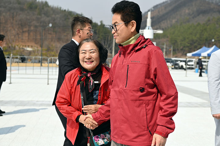 [안동=뉴시스] 지난 25일 의성을 찾은 이철우 예비후보. (사진=이철우 후보측 제공) 2026.03.26. photo@newsis.com *재판매 및 DB 금지