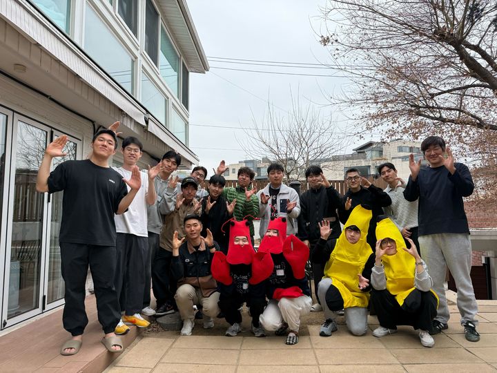 "개발은 AI가, 인간은 설계만"...네카오·오픈AI도 주목한 '랄프톤' 뭐길... - 뉴스 썸네일 이미지