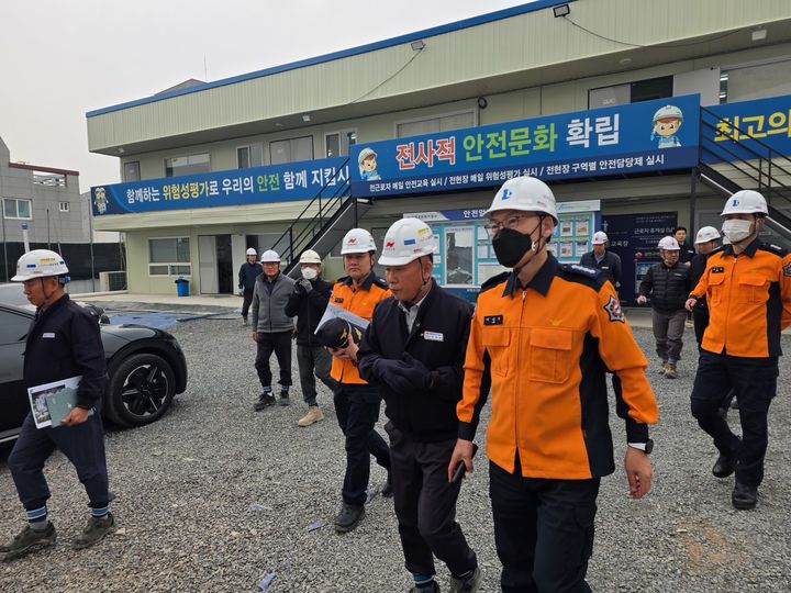 [대구=뉴시스] 대구북부소방서는 25일 '복현지구 주거환경 개선사업' 신축 공사장을 찾아 현장 지도 점검에 나섰다. (사진=대구북부소방서 제공) 2026.03.25. photo@newsis.com *재판매 및 DB 금지