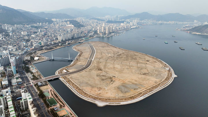 마산해양신도시 산책로, '군항제 개막' 27일 조기 개방