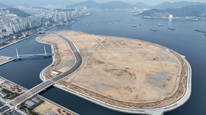 [창원=뉴시스] 27일부터 개방되는 경남 창원시 마산해양신도시 해안산책로와 테마형 녹지공간. (사진=창원시청 제공) 2026.03.25. photo@newsis.com *재판매 및 DB 금지