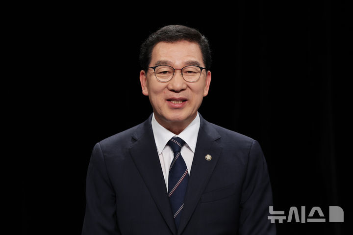 [광주=뉴시스] 신정훈 더불어민주당 전남광주통합특별시장 경선 후보. (뉴시스 DB)