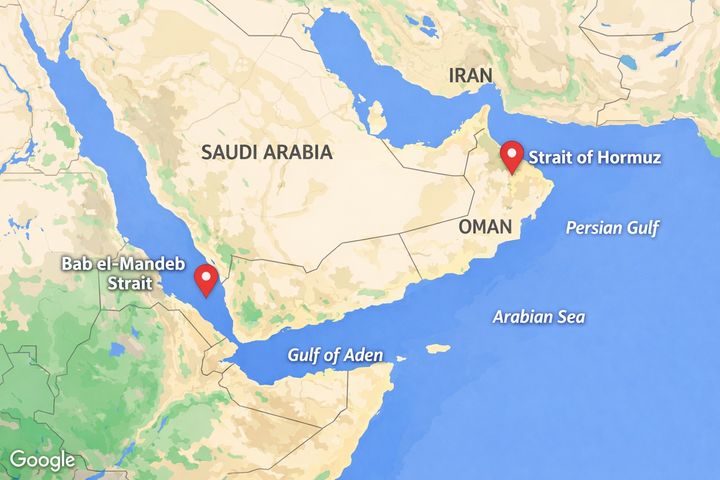 [서울=뉴시스]이란 군 소식통이 미국과 이스라엘의 추가 군사 행동 가능성에 대응해 바브엘만데브 해협 등 새로운 전략 전선을 열 수 있다고 경고했다. 호르무즈 해협과 바브엘만데브 해협 등이 포함된 지도. <사진출처: 구글지도> 2026.03.26