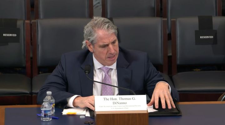 [워싱턴=뉴시스]토머스 디나도 미 국무부 군비통제·국제안보 담당 차관이 25일(현지 시간) 미국 하원 외교위원회 청문회에서 발언하고 있다. (사진=미 하원 외교위 유튜브 캡쳐). 2026.03.26. *재판매 및 DB 금지