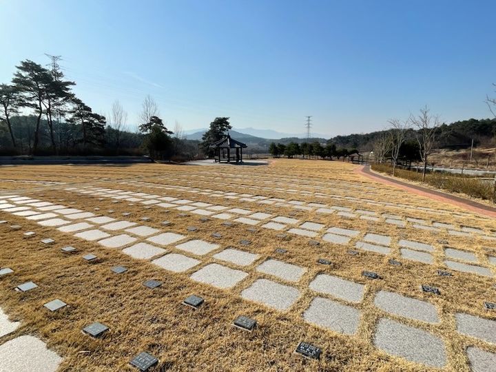 [남원=뉴시스] 남원시 승화원에 조성된 부부장지. *재판매 및 DB 금지