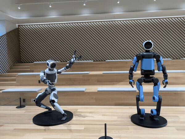 [서울=뉴시스] 신항섭 기자 = 현대자동차 정기주주총회가 열리는 서울 서초구 현대차 본사의 1층에 보스턴다이내믹스의 휴머노이드 로봇 아틀라스가 전시돼 있다. 2026.03.26. hangseob@newsis.com *재판매 및 DB 금지