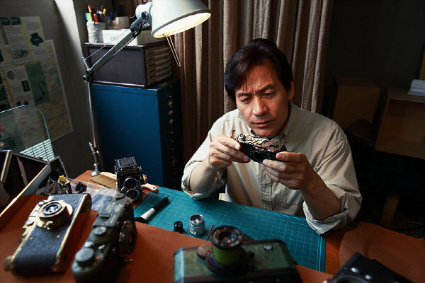 [전주=뉴시스] 고(故) 안성기 배우 주연의 영화 '페어러브' 스틸컷. (사진=전주국제영화제 제공) 2026.03.26. photo@newsis.com *재판매 및 DB 금지