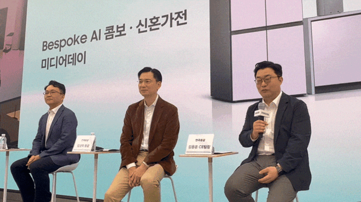 (왼쪽부터) 성종훈 삼성전자 DA 사업부 상무, 임성택 한국총괄 부사장, 김용훈 한국총괄 상무가 26일 삼성강남에서 열린 2026년 '비스포크 AI 콤보' 세탁건조기 출시 행사에서 질문에 대답하고 있다. (사진=박나리 기자) *재판매 및 DB 금지
