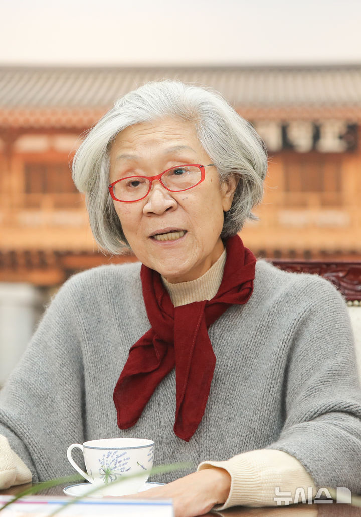 [전주=뉴시스]윤난슬 기자 = (재)김희경유럽정신문화장학재단 김정옥 이사장. (사진=전북대 제공) photo@newsis.com 